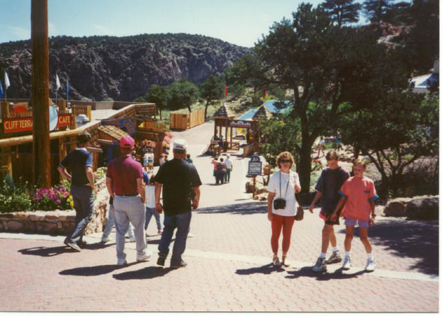 img12-03